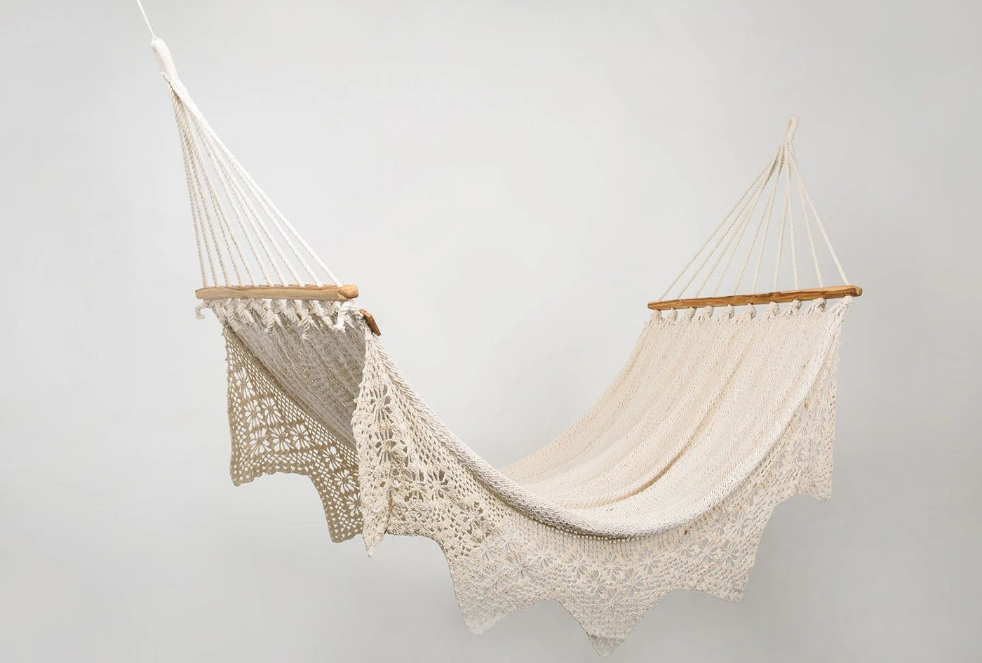 Boho Natural Cotton Hammock with Geometric Fringe (Wooden Bar)