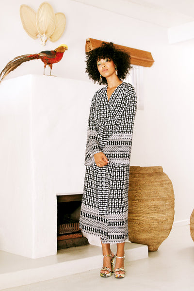 Voyage Wrap | B&W Totemic Print